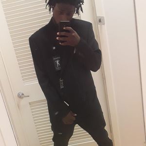 Meet your Posher, Malik